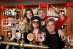 Amsterdam 21 maart 2022
Presentatie heren van Amstel live in Amsterdam.
Davina Michelle Spike Jamie Westland Maan en Joshua Nolet