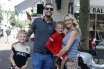 Amsterdam 14 juli 2022
Dutch performante Chahid Charrak met vrouw en kinderen op de pc hooftstraat.