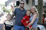 Amsterdam 14 juli 2022
Dutch performante Chahid Charrak met vrouw en kinderen op de pc hooftstraat.