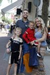 Amsterdam 14 juli 2022
Dutch performante Chahid Charrak met vrouw en kinderen op de pc hooftstraat.