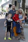Amsterdam 14 juli 2022
Dutch performante Chahid Charrak met vrouw en kinderen op de pc hooftstraat.
