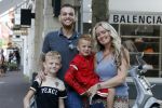 Amsterdam 14 juli 2022
Dutch performante Chahid Charrak met vrouw en kinderen op de pc hooftstraat.