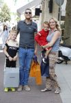 Amsterdam 14 juli 2022
Dutch performante Chahid Charrak met vrouw en kinderen op de pc hooftstraat.