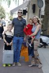 Amsterdam 14 juli 2022
Dutch performante Chahid Charrak met vrouw en kinderen op de pc hooftstraat.