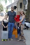 Amsterdam 14 juli 2022
Dutch performante Chahid Charrak met vrouw en kinderen op de pc hooftstraat.
