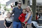 Amsterdam 14 juli 2022
Dutch performante Chahid Charrak met vrouw en kinderen op de pc hooftstraat.