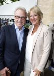 Amsterdam 1 juli 2022
Onthulling kunstwerk met daarop Willy Alberti en Johnny Kraaijkamp bij hotel Americain.
Aanwezig de kinderen Tonny Alberti en Willeke Alberti en Johnny Kraaijkamp en Sanne Kraaijkamp. Edvard Niessing met zijn vriendin