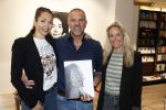Hilversum 28 maart 2022
Presentatie boek en munt van Bibian Mentel. Haar man Edwin Spee kwam met zijn vriendin Mandy.