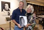 Hilversum 28 maart 2022
Presentatie boek en munt van Bibian Mentel. Haar man Edwin Spee kwam met zijn vriendin Mandy. Edwin Spee met de moeder van Bibian