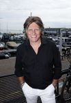 Volendam 30 juni 2022
CD presentatie bij Lotje van Edwin v Hoevelaak en zijn vriendin Natasja Poels . jan Keizer reikte de eerste cd uit.