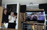 Volendam 30 juni 2022
CD presentatie bij Lotje van Edwin v Hoevelaak en zijn vriendin Natasja Poels . jan Keizer reikte de eerste cd uit.