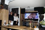 Volendam 30 juni 2022
CD presentatie bij Lotje van Edwin v Hoevelaak en zijn vriendin Natasja Poels . jan Keizer reikte de eerste cd uit.