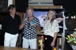 Volendam 30 juni 2022
CD presentatie bij Lotje van Edwin v Hoevelaak en zijn vriendin Natasja Poels . jan Keizer reikte de eerste cd uit.