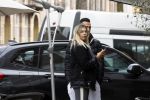 Amsterdam 30 maart 2022
Eran Zahavi en zijnn vrouw  Shay Zahavi aan het wineklen in Amsterdam zuid