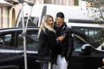 Amsterdam 30 maart 2022
Eran Zahavi en zijnn vrouw  Shay Zahavi aan het wineklen in Amsterdam zuid