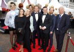 Amsterdam 25 juni 2022
Het damdiner tbv het aidsfonds wordt voor de 30e keer georganiseerd . Het vind dit jaar plaats in AFAS Live. Eva Jinek kwam met Peter v d Vorst en Bob Sikkes. Miljuschka Witzenhausen Robert ten Brink en Robert ten Brink