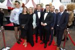 Amsterdam 25 juni 2022
Het damdiner tbv het aidsfonds wordt voor de 30e keer georganiseerd . Het vind dit jaar plaats in AFAS Live. Eva Jinek kwam met Peter v d Vorst en Bob Sikkes. Miljuschka Witzenhausen Robert ten Brink en Robert ten Brink