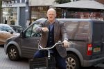 Amsterdam 29 maart 2022
Ferdinand Grapperhaus op de fiets in Amsterdam zuid.
