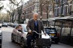 Amsterdam 29 maart 2022
Ferdinand Grapperhaus op de fiets in Amsterdam zuid.