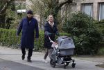 Amsterdam 30 maart 2022
Ferdinand Grapperhaus met zijn vrouw achter de kinderwagen in Amsterdam zuid.