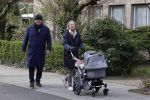 Amsterdam 30 maart 2022
Ferdinand Grapperhaus met zijn vrouw achter de kinderwagen in Amsterdam zuid.