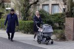 Amsterdam 30 maart 2022
Ferdinand Grapperhaus met zijn vrouw achter de kinderwagen in Amsterdam zuid.