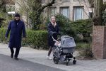 Amsterdam 30 maart 2022
Ferdinand Grapperhaus met zijn vrouw achter de kinderwagen in Amsterdam zuid.