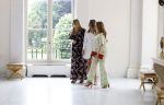 Den Haag 24 juni 2022
Het jaarlijkse fotouurtje in paleis Noordeinde. Aanwezig Koning Willem Alexander Koningin Maxima Prinses Amalia Prinses Alexia en Prinses Ariane