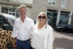 Amsterdam 26 juni 2022
Presentatie nieuwe lijn van Patty Brard en het kruitvat bij de borrelbar.
Gallyon v Vessem met haar man