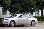 Amsterdam 2 juli 2022
Gerard Spong laat zijn hondje uit . Gerard is met zijn Rolls Royce.