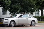 Amsterdam 2 juli 2022
Gerard Spong laat zijn hondje uit . Gerard is met zijn Rolls Royce.