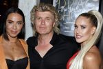 Amsterdam 30 juni 2022
Premiere Dragshow in the Harbour Club.
Hans Klok met zijn assistentes