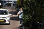 Amsterdam 14 juli 2022
Hans v d Togt laat zijn hond uit in het centrum van Amsterdam.