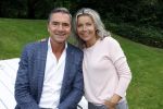 Nuland 13 juni 2022
Presentatie Toos wijn vernoemd naar Toos v d Valk . Bijna de hele familie is aan wezig in de tuin van het familie huis. Hein Vergeer met zijn vrouw