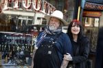 Amsterdam 21 maart 2022
Henk en Louise Schiffmacher zijn vandaag 17 jaar getrouwd.