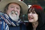 Amsterdam 21 maart 2022
Henk en Louise Schiffmacher zijn vandaag 17 jaar getrouwd.