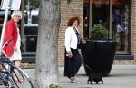 Amsterdam 1 juli 2022
Imca Marina met een vriendin en haar hondje in het centrum van Amsterdam