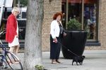 Amsterdam 1 juli 2022
Imca Marina met een vriendin en haar hondje in het centrum van Amsterdam