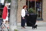 Amsterdam 1 juli 2022
Imca Marina met een vriendin en haar hondje in het centrum van Amsterdam