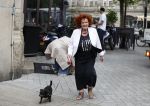 Amsterdam 1 juli 2022
Imca Marina met een vriendin en haar hondje in het centrum van Amsterdam