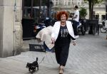 Amsterdam 1 juli 2022
Imca Marina met een vriendin en haar hondje in het centrum van Amsterdam