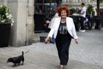 Amsterdam 1 juli 2022
Imca Marina met een vriendin en haar hondje in het centrum van Amsterdam
