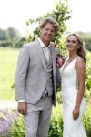 Oosterblokker 18 juni 2022
Irene Schouten en Dirkjan Mak trouwen in de tuin bij de ouders van Dirkjan .