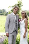 Oosterblokker 18 juni 2022
Irene Schouten en Dirkjan Mak trouwen in de tuin bij de ouders van Dirkjan .