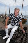 Volendam 30 juni 2022
CD presentatie bij Lotje van Edwin v Hoevelaak en zijn vriendin Natasja Poels . jan Keizer reikte de eerste cd uit.