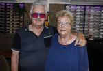 Volendam 30 juni 2022
CD presentatie bij Lotje van Edwin v Hoevelaak en zijn vriendin Natasja Poels . jan Keizer reikte de eerste cd uit. jan TRuijp met zijn vrouw