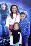 Amsterdam 12 juni 2022
Premiere Lightning (pixar) in Pathe Amsterdam noord.
Janine Kho met kinderen en vriend
