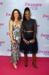 Amsterdam 25 juni 2022
Premiere zwanger en Co in Tuschinski .
Jasmine Sendar en Annemieke Koekoek