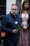Amsterdam 6 juli 2022
Precies 1 jaar geleden werd op deze plek Peter R de Vries neergeschoten. De redaktie en presentatoren van RTL Boulevard leggen een witte roos neer . OA aanwezig Georgette Schlick Peter v d Vorst Sven Sauve Marieke Elsinga Vivienne v d Assem Aran Bade Jeroen Kijk in de Vegte Arno Kantelberg Eveline Stallaart Clarice Stenger Leon de Ruyter Dries Roelvink en Tim Oliehoek .