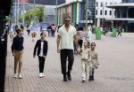 Amsterdam 3 juli 2022
Premiere de Grote slijmfilm in pathe Arena .
Jim Bakkum kwam met zijn kinderen en vriendjes